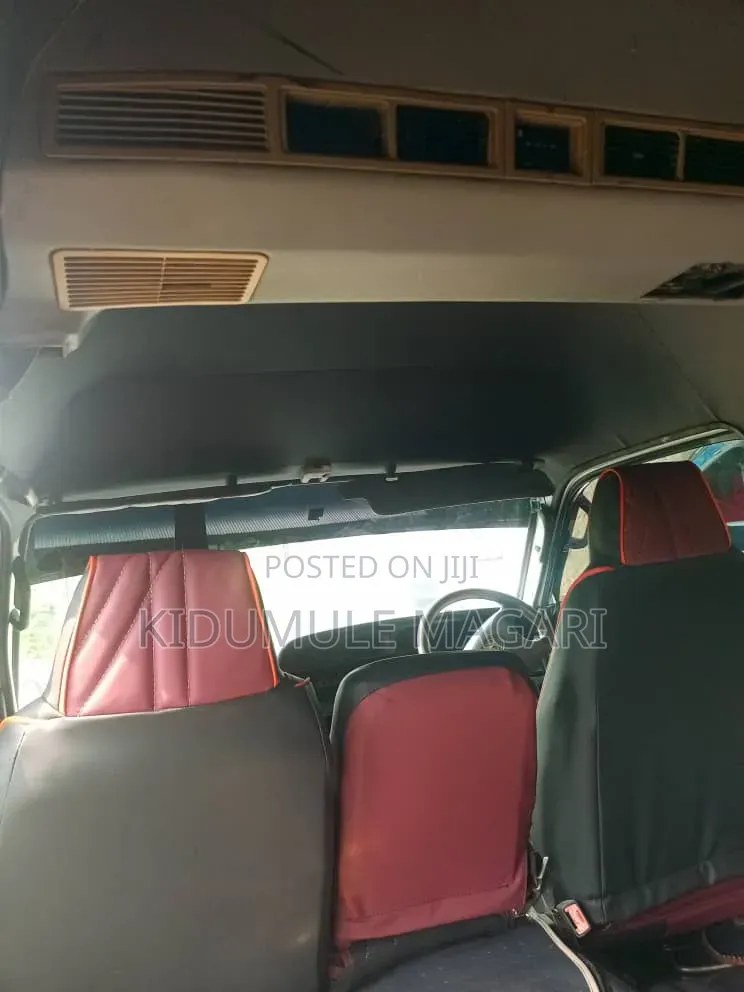Toyota Grand HiAce 2000 Pearl