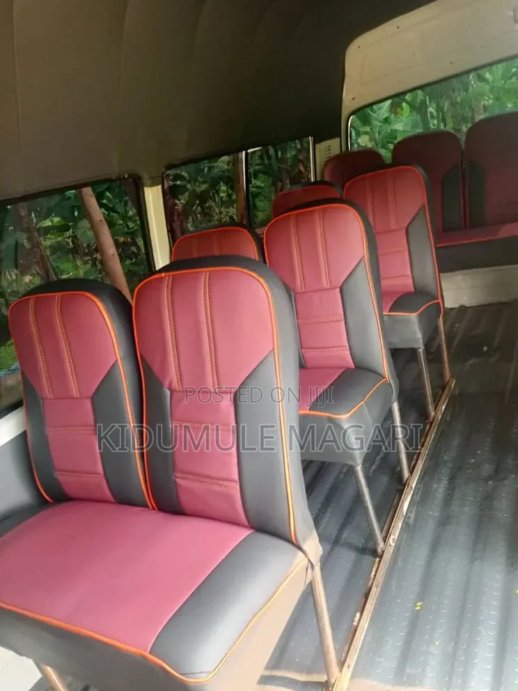 Toyota Grand HiAce 2000 Pearl