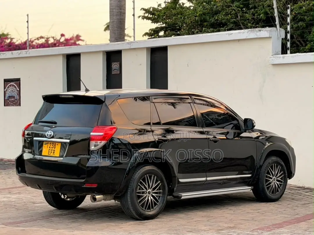 Toyota Vanguard 2010 Black
