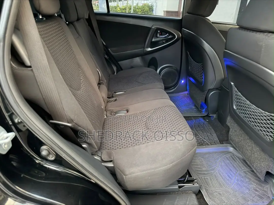 Toyota Vanguard 2010 Black