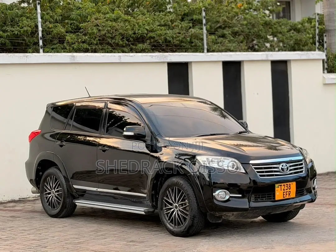 Toyota Vanguard 2010 Black