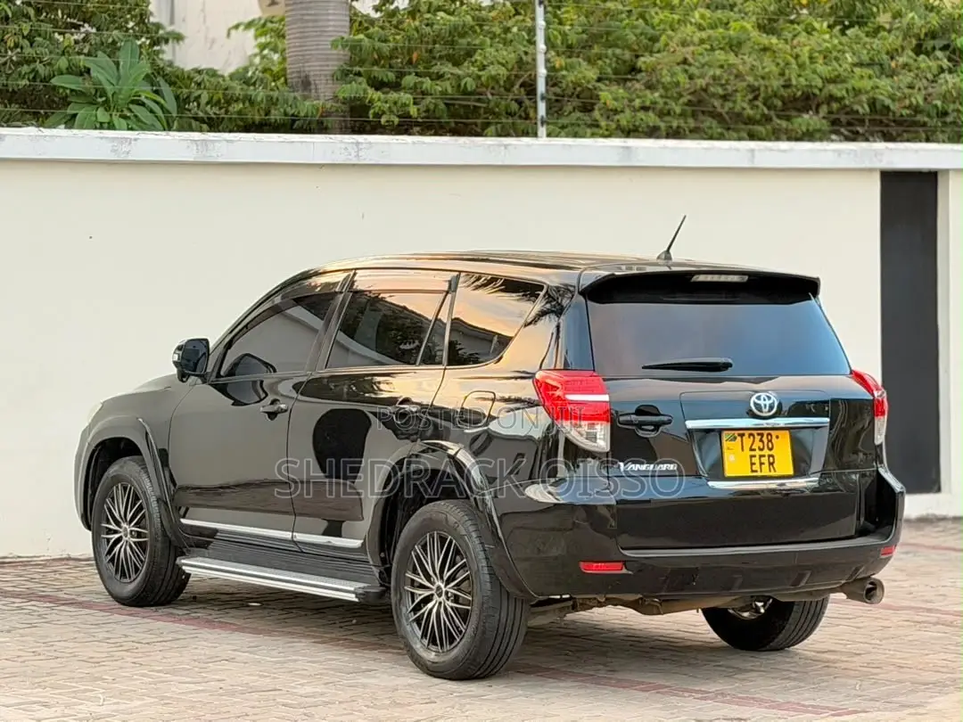 Toyota Vanguard 2010 Black