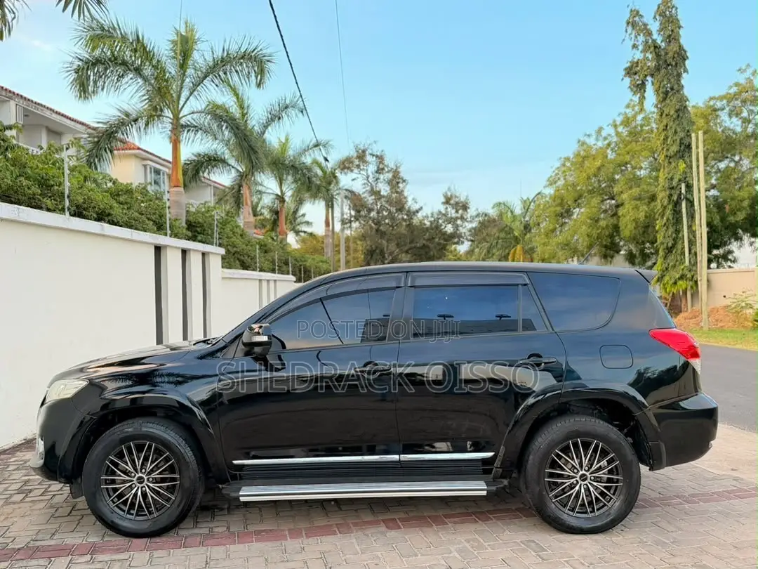 Toyota Vanguard 2010 Black