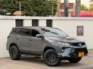 Toyota Fortuner 2024 Gray