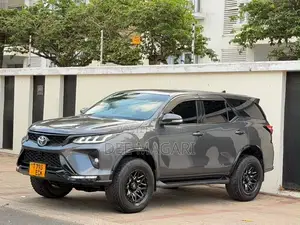 Toyota Fortuner 2024 Gray