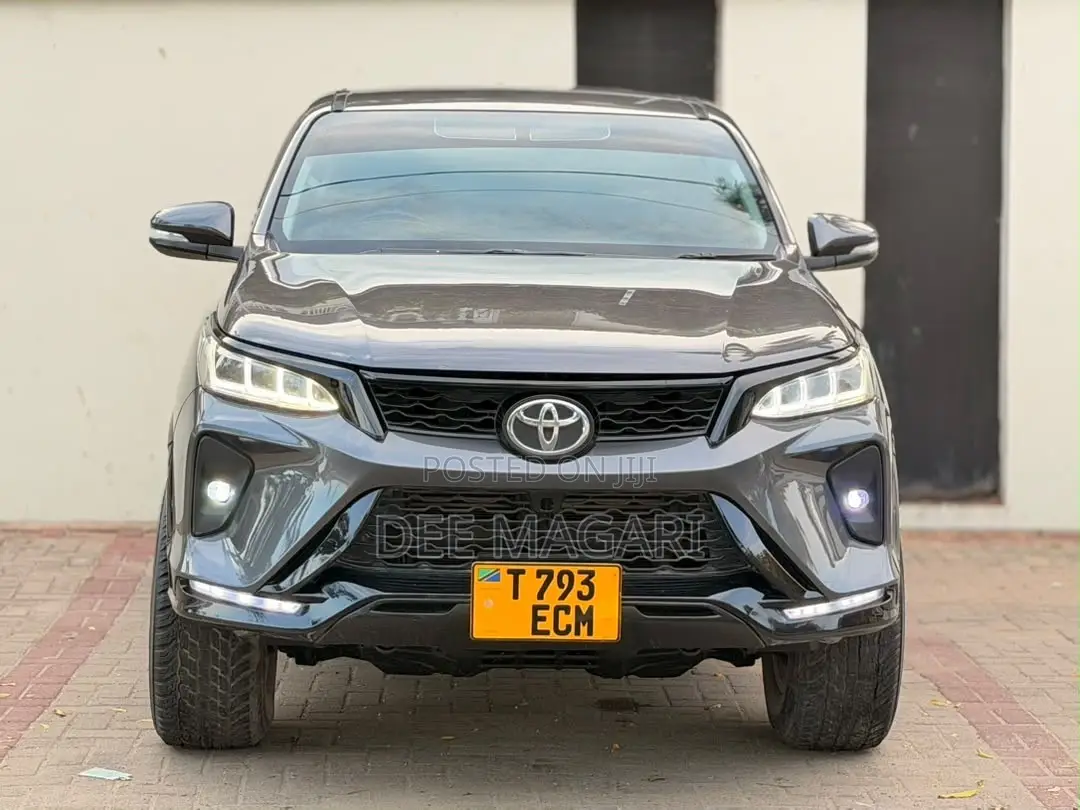 Toyota Fortuner 2024 Gray