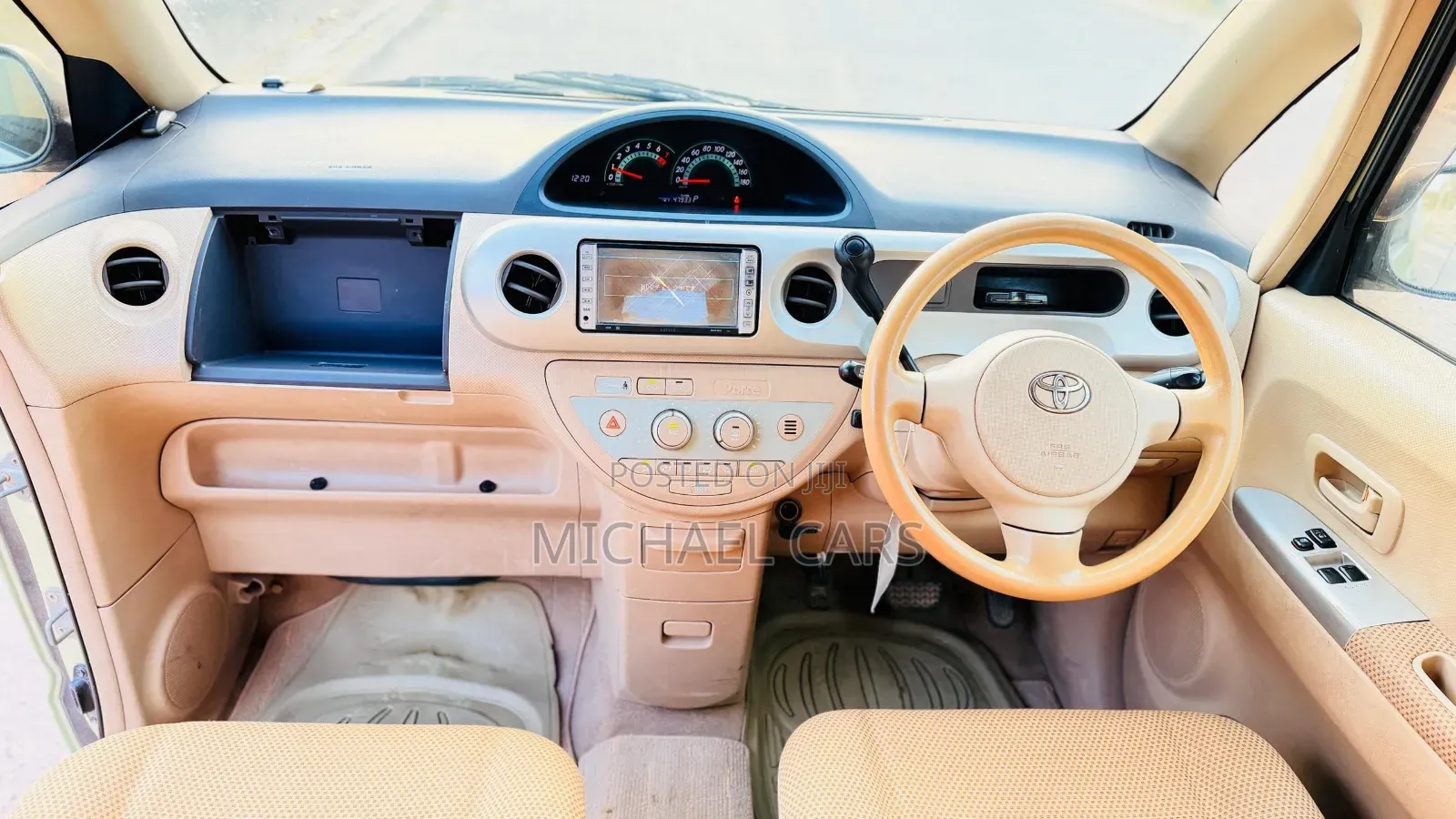 Toyota Porte 2005 Beige