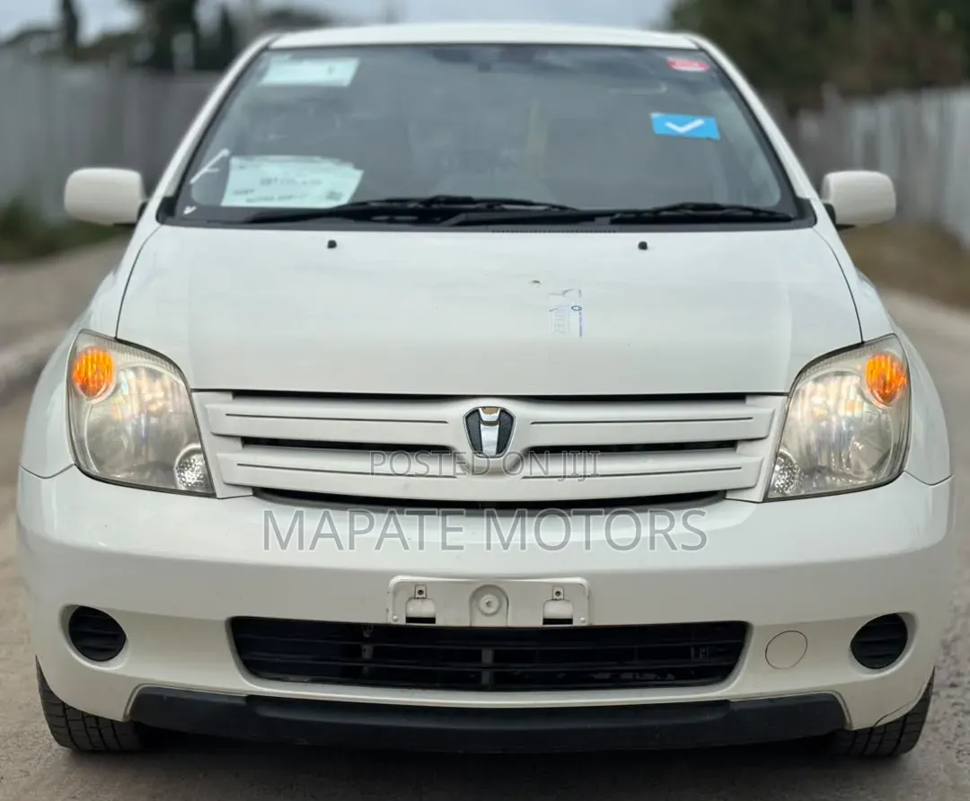 Toyota IST 2003 White