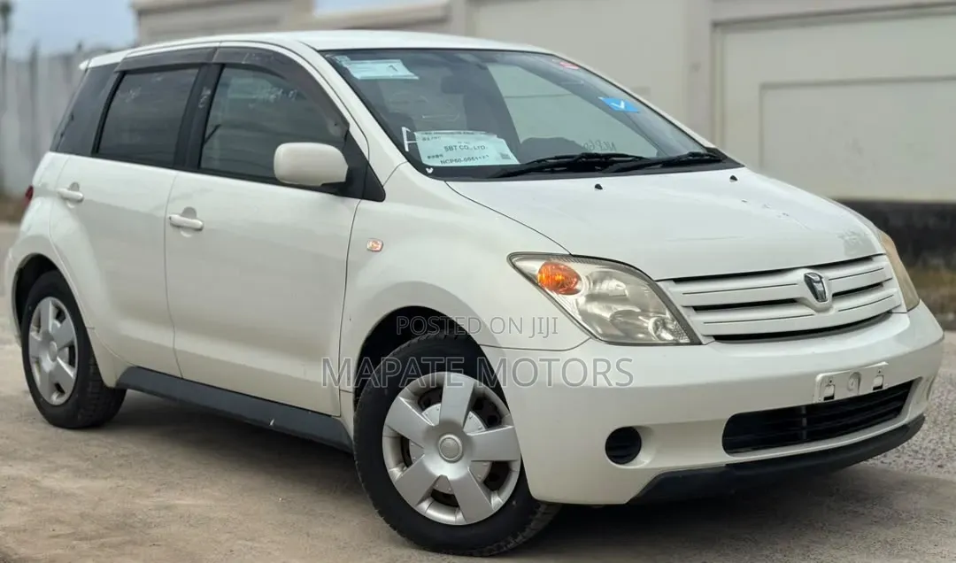 Toyota IST 2003 White