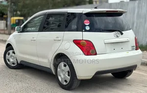 Toyota IST 2003 White