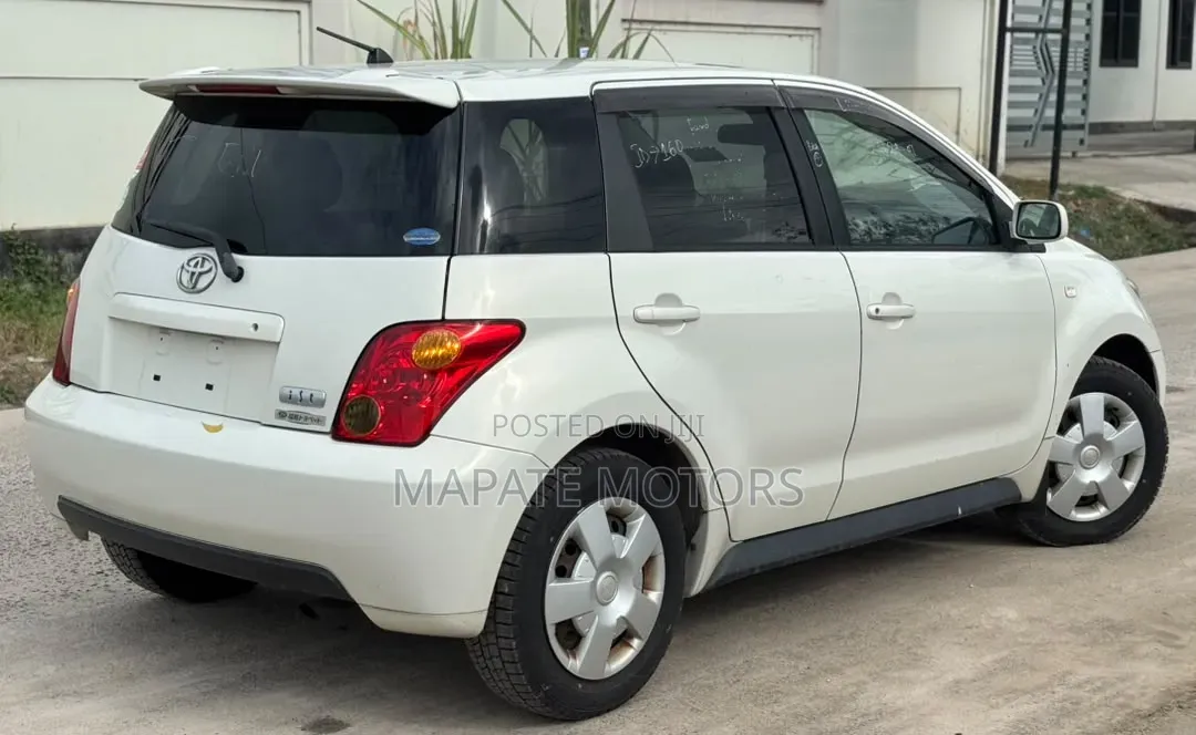 Toyota IST 2003 White