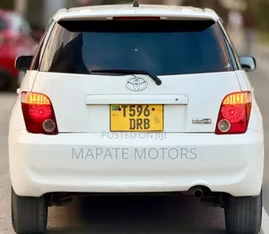 Toyota IST 2005 White
