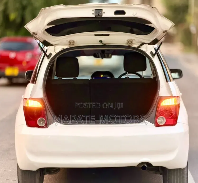 Toyota IST 2005 White
