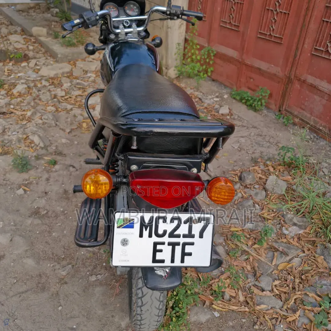 New Bajaj Boxer 125 2026 Black