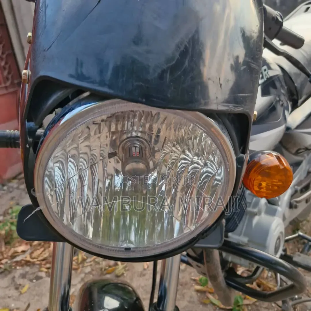 Bajaj Boxer 125 2025 Black