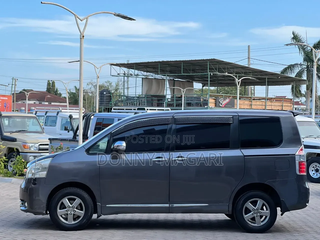 Toyota Noah 2008 Gray