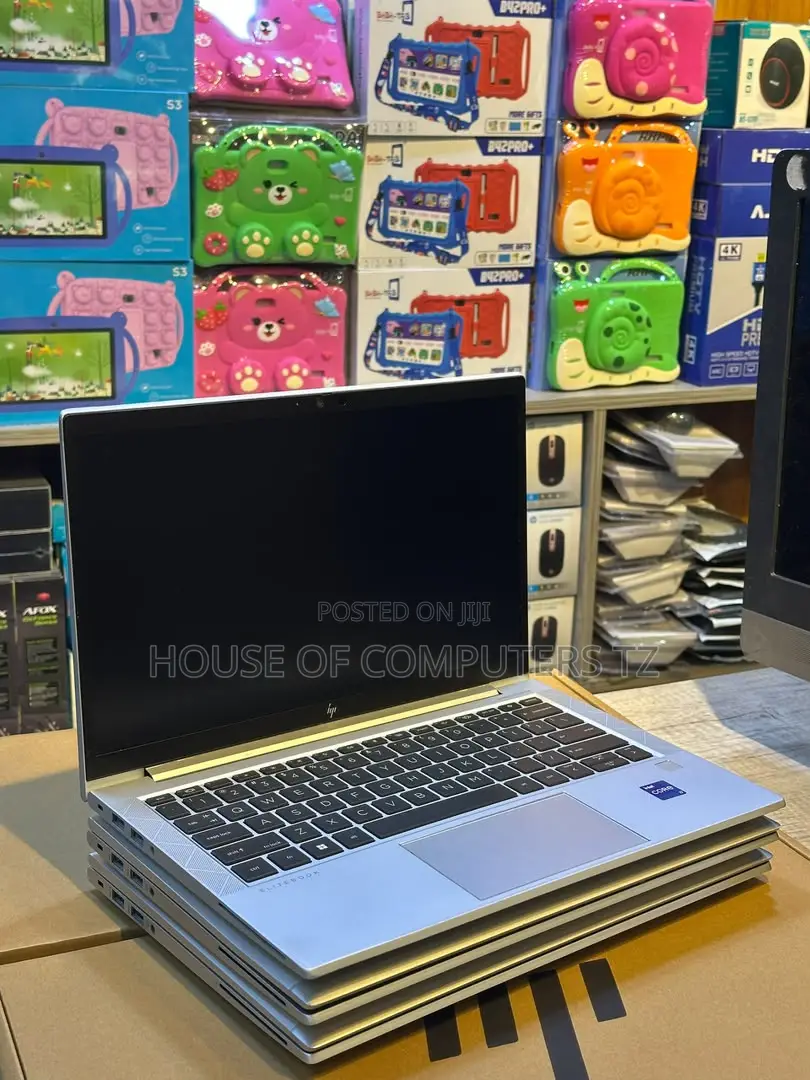 Laptop HP EliteBook 830 G9 8GB Intel Core i7 SSD 512GB