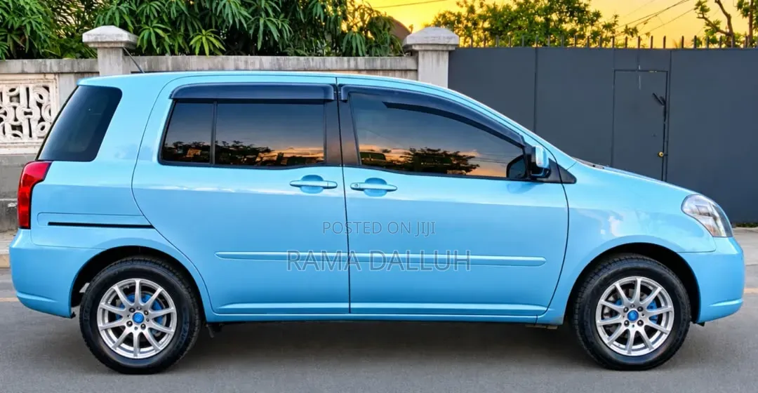 Toyota Raum 2004 Blue