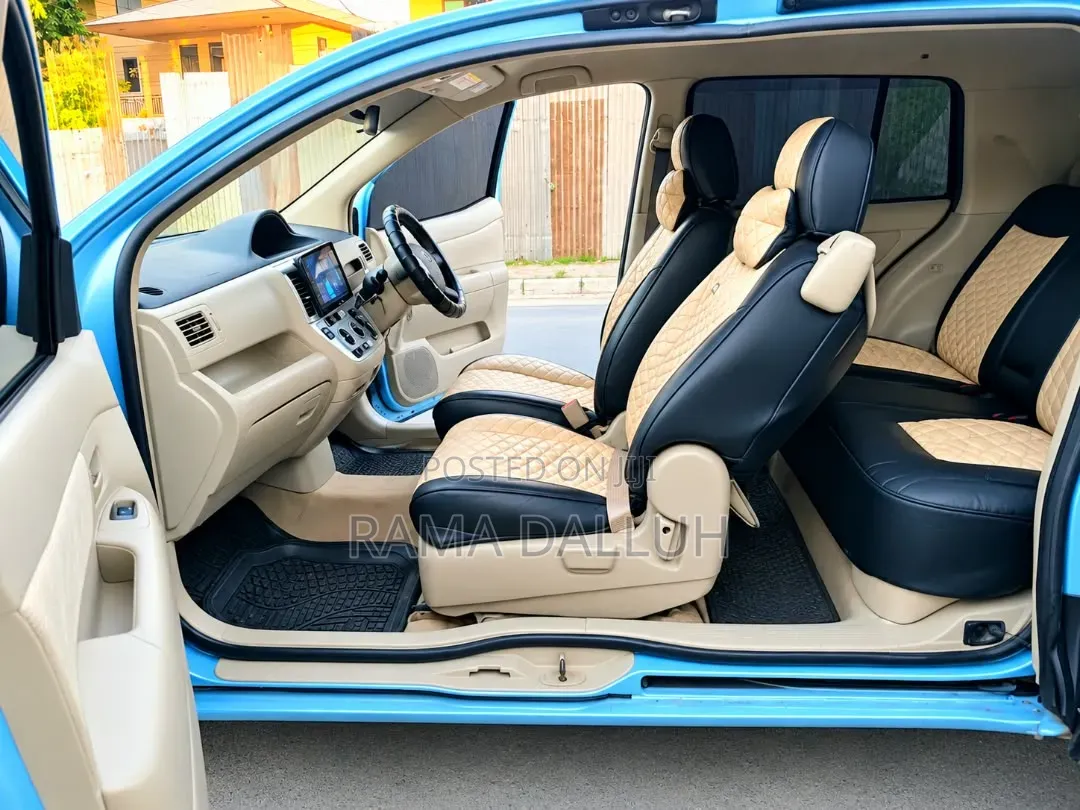Toyota Raum 2004 Blue