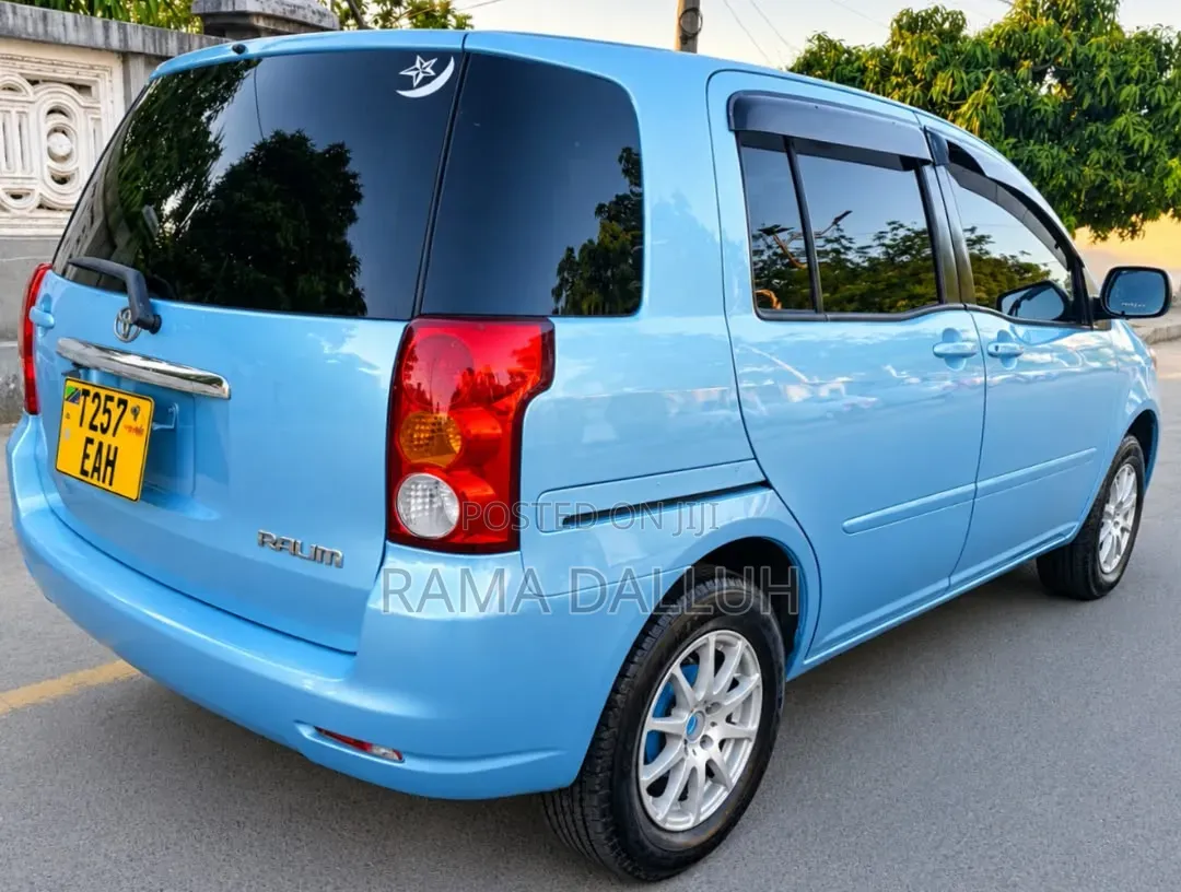 Toyota Raum 2004 Blue