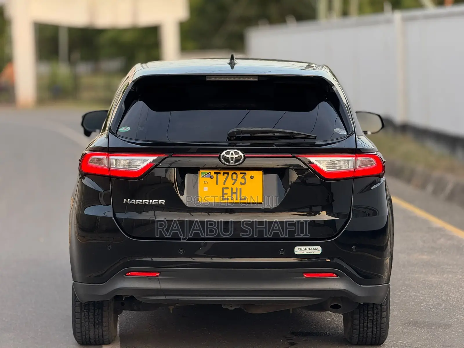 Toyota Harrier 2.0 2018 Black