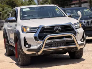 Toyota Hilux Revo Double Cab Deisel 2.4 AWD 2021 White