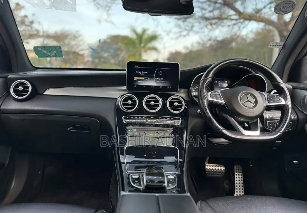 Mercedes-Benz GLC-Class 2017 Off white