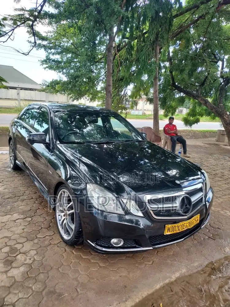 Mercedes-Benz E350 2011 Black