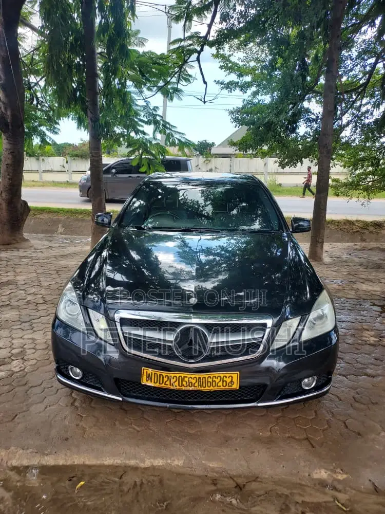 Mercedes-Benz E350 2011 Black