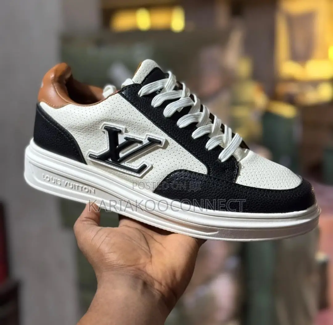 Men's Low-Top Platform Sneakers With Perforated Panels