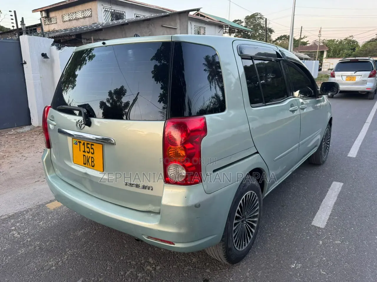 Toyota Raum 2005 Silver