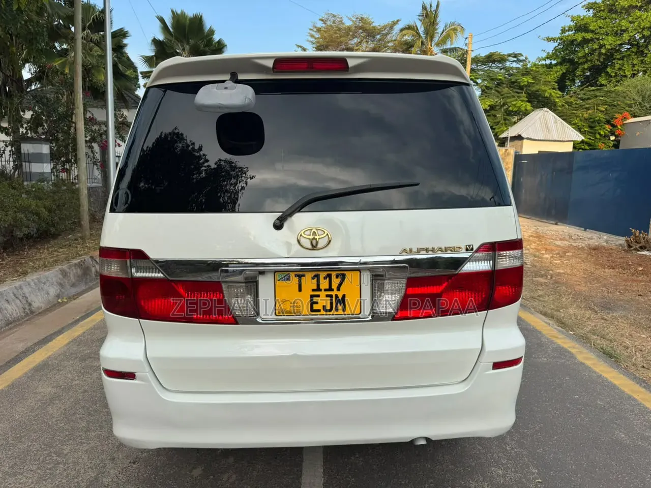 Toyota Alphard 2007 White