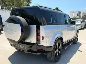 Land Rover Defender 2025 Silver