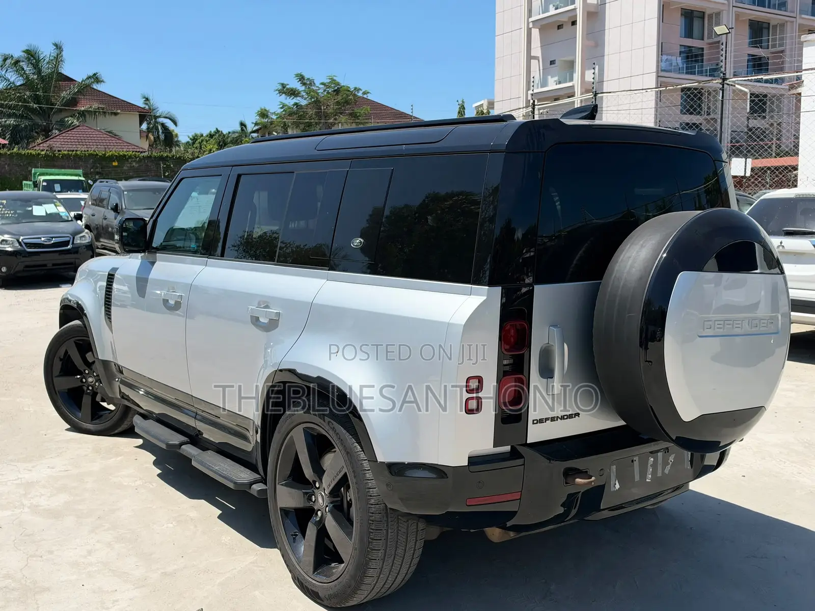 Land Rover Defender 2025 Silver