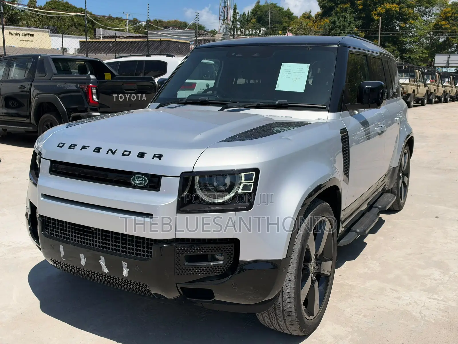 Land Rover Defender 2025 Silver