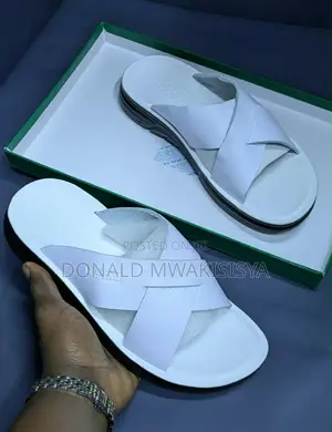 Huayi Cross Strap Leather Slippers