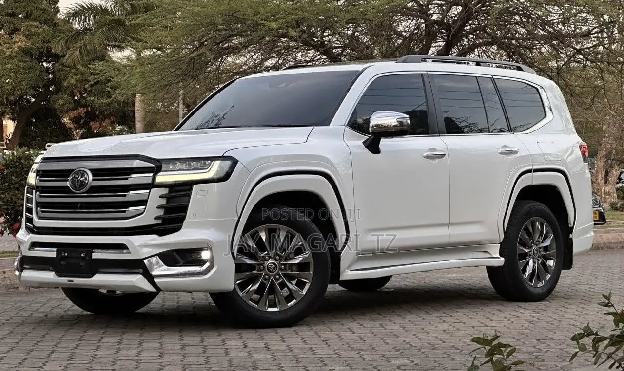 Toyota Land Cruiser 2023 White