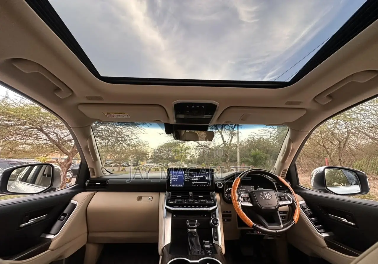 Toyota Land Cruiser 2023 White