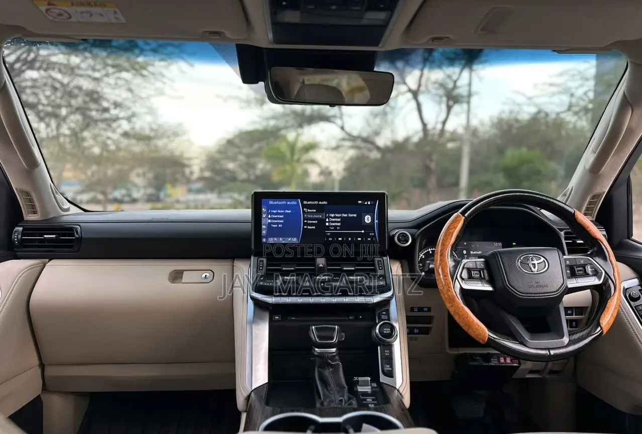 Toyota Land Cruiser 2023 White