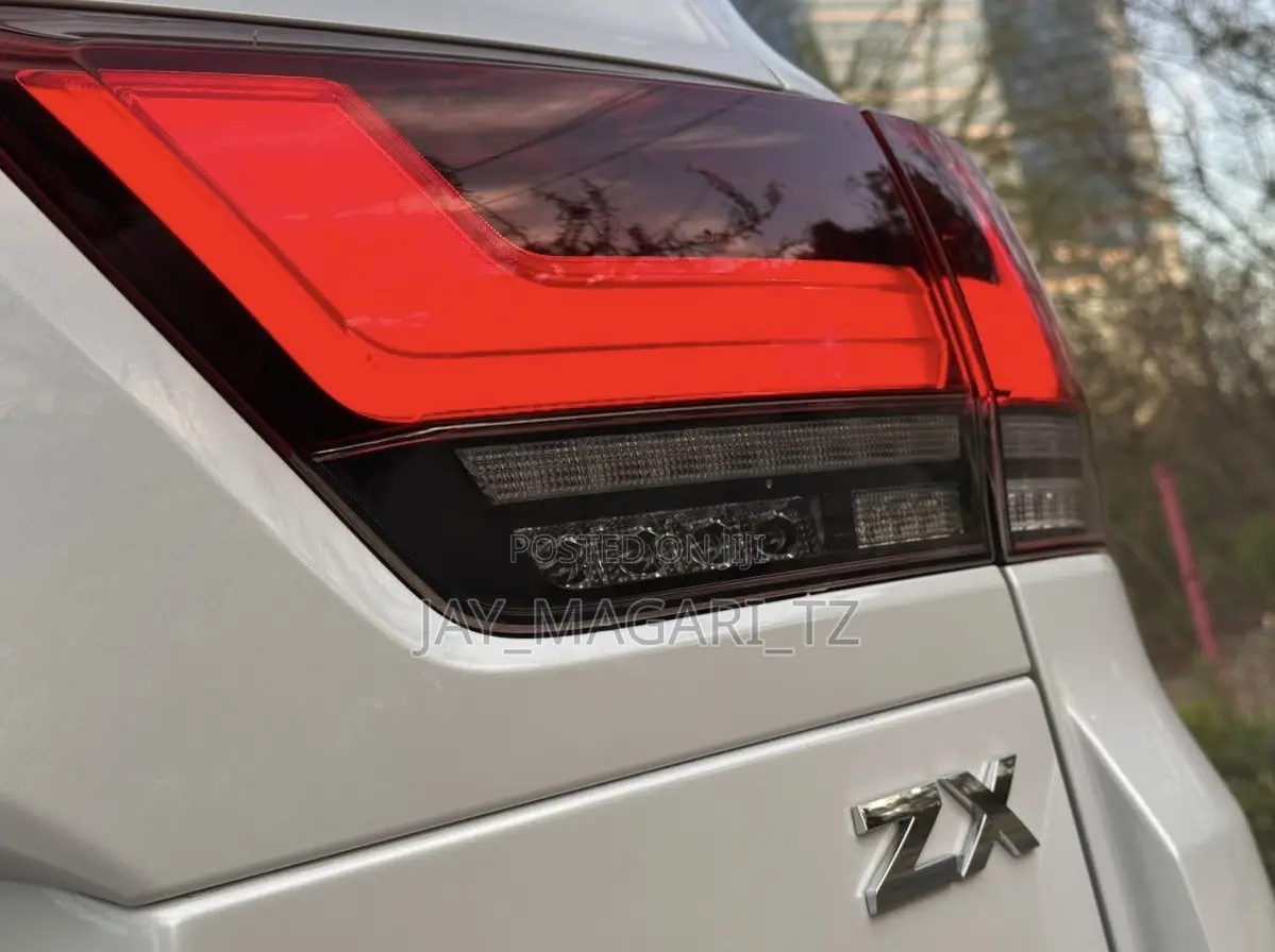 Toyota Land Cruiser 2023 White