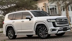 Toyota Land Cruiser 2023 White