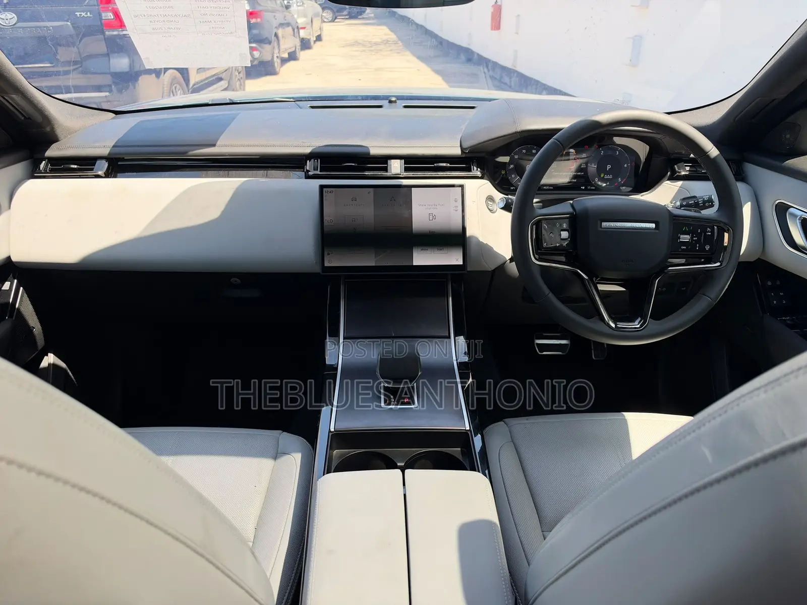 Land Rover Range Rover Velar 2026 Gray