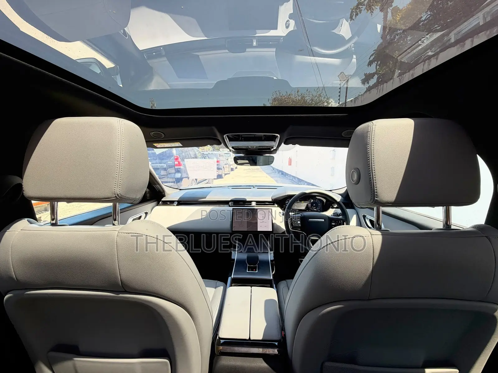 Land Rover Range Rover Velar 2026 Gray