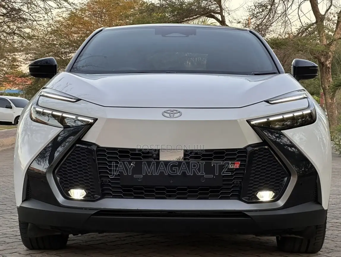 Toyota C-HR 2024 White