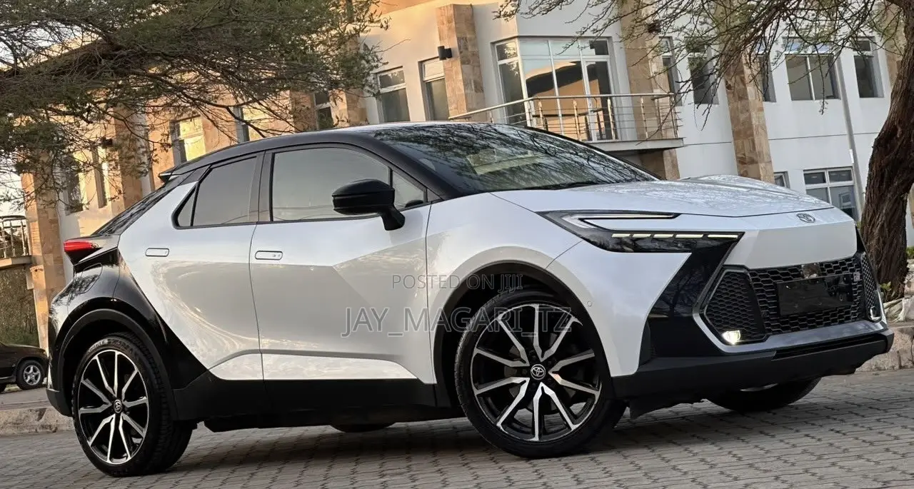 Toyota C-HR 2024 White