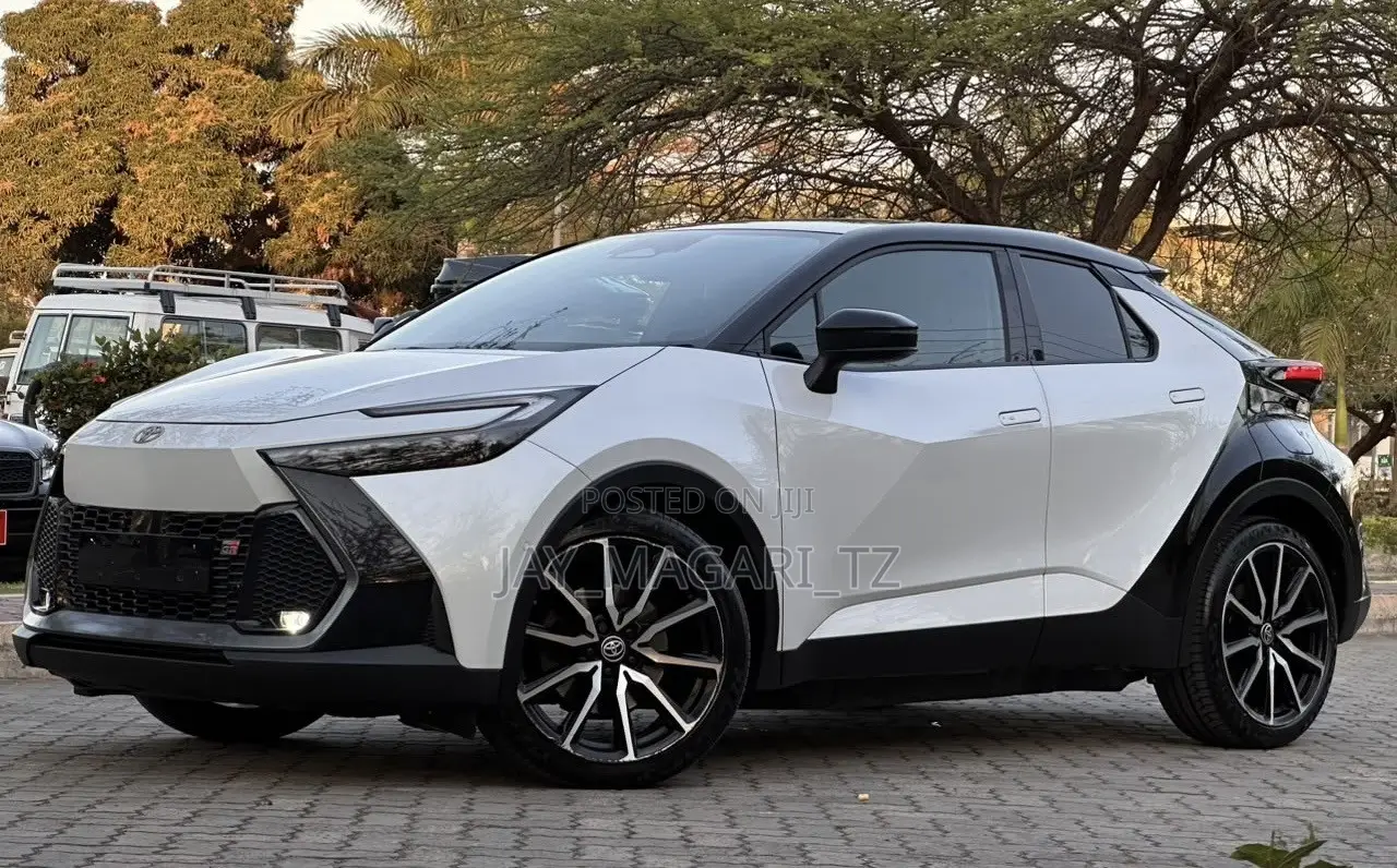 Toyota C-HR 2024 White