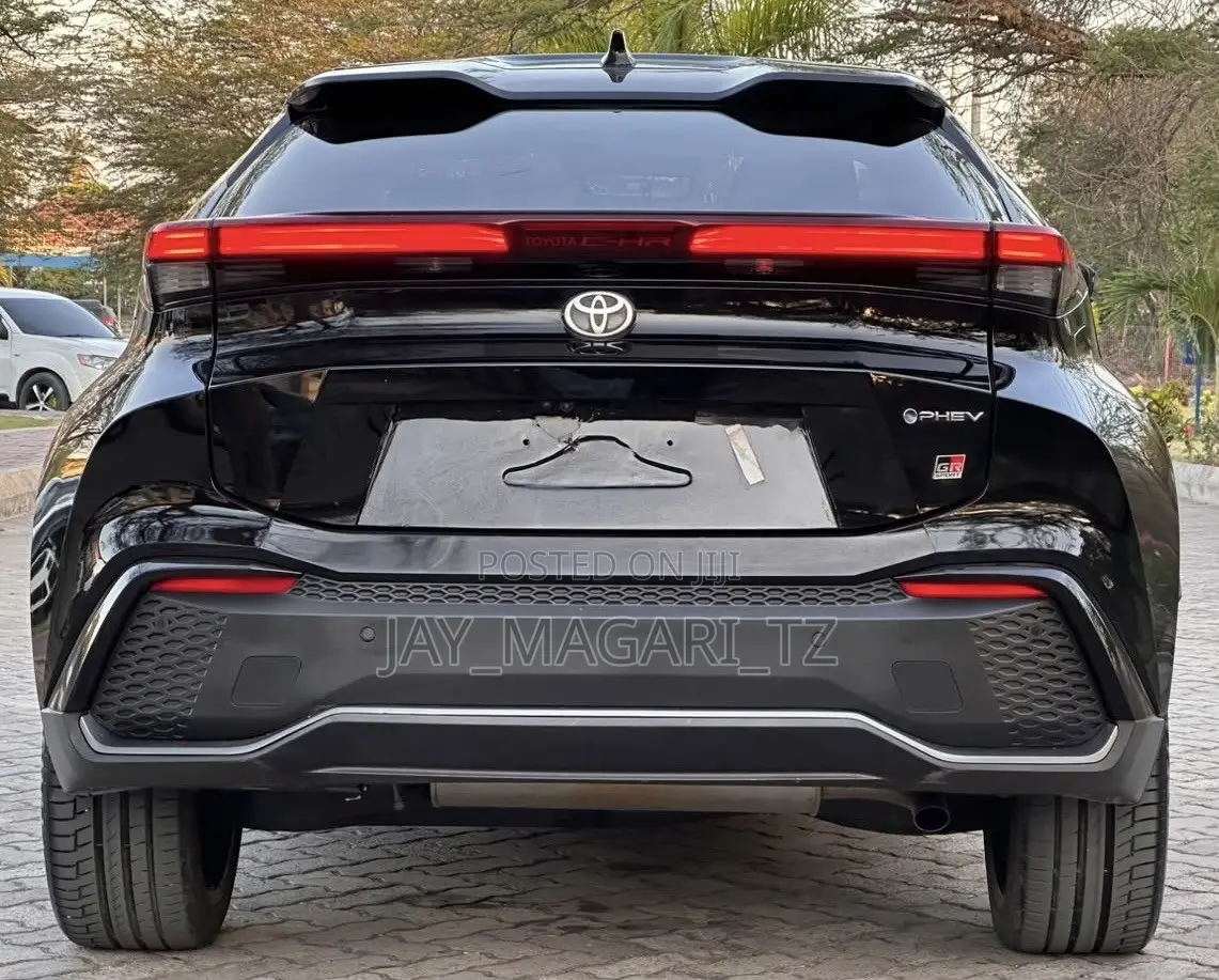 Toyota C-HR 2024 White