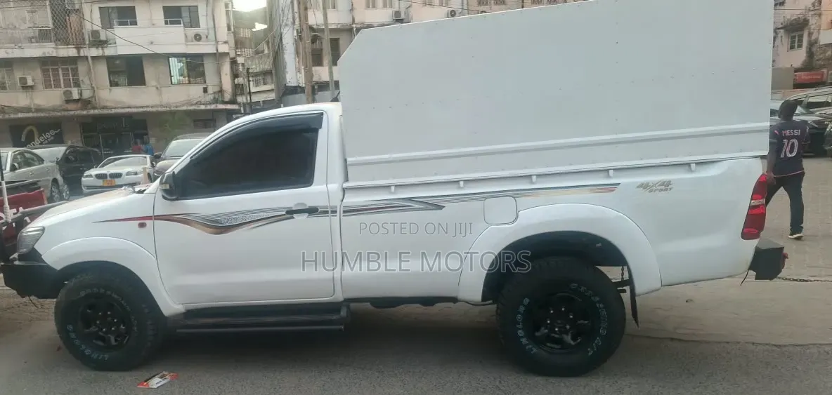 Toyota Hilux 2018 White