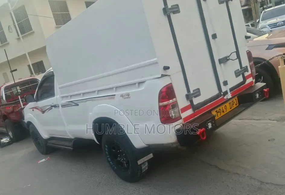 Toyota Hilux 2018 White