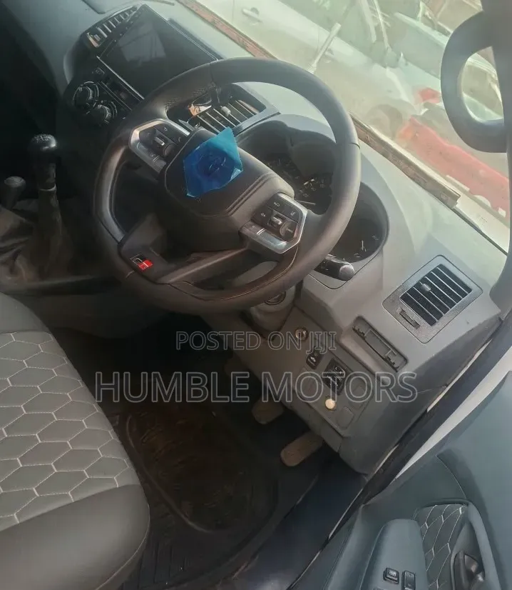 Toyota Hilux 2018 White